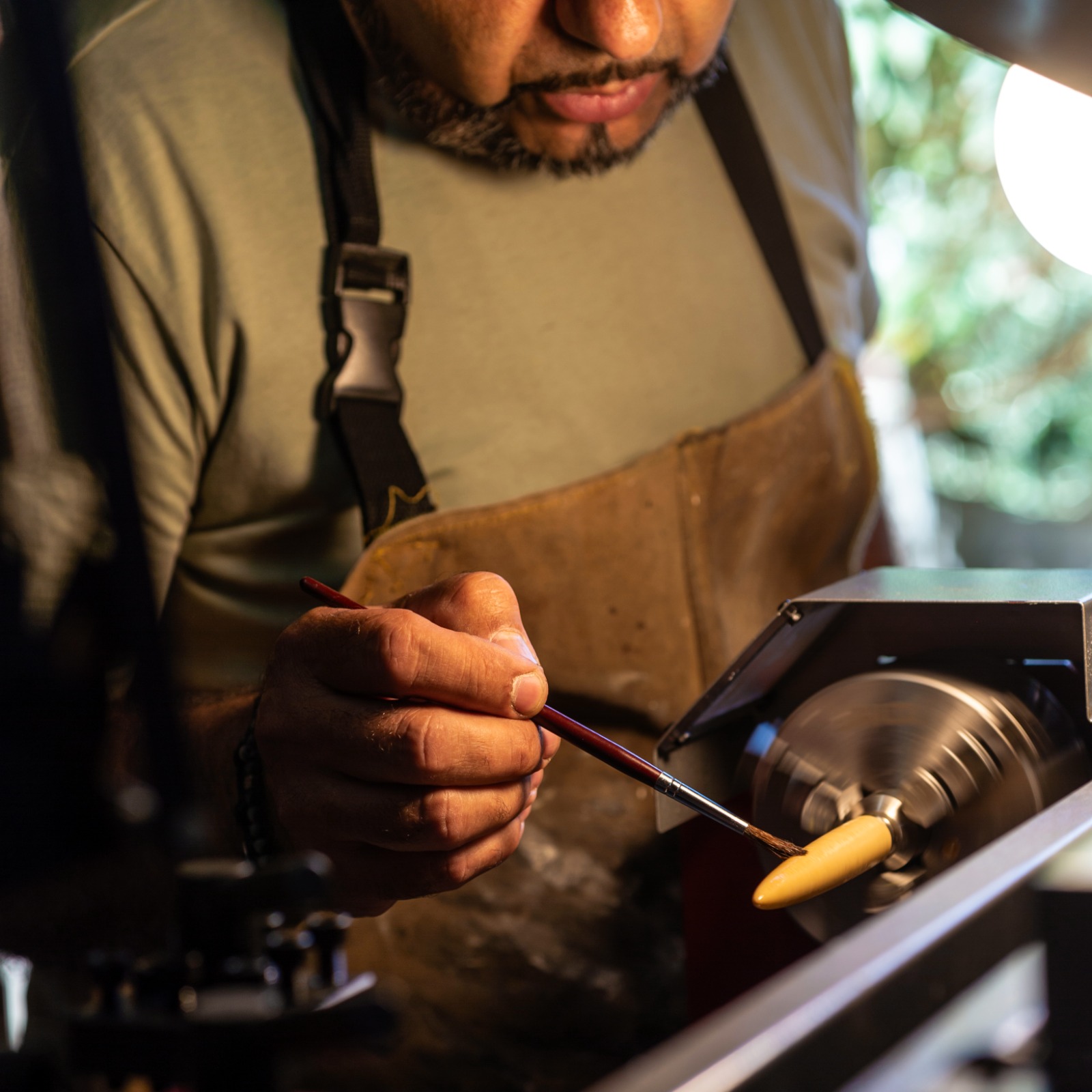 Turning a pen at the lathe